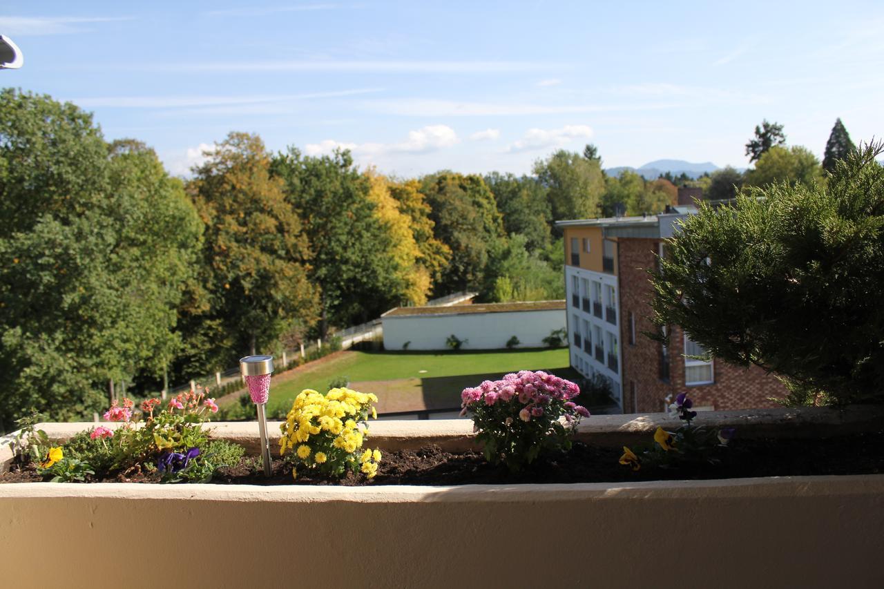 Mariaprimavera Apartment Am Kurpark Mit Schwarzwaldblick * * * * บาดโครซิงเงน ภายนอก รูปภาพ